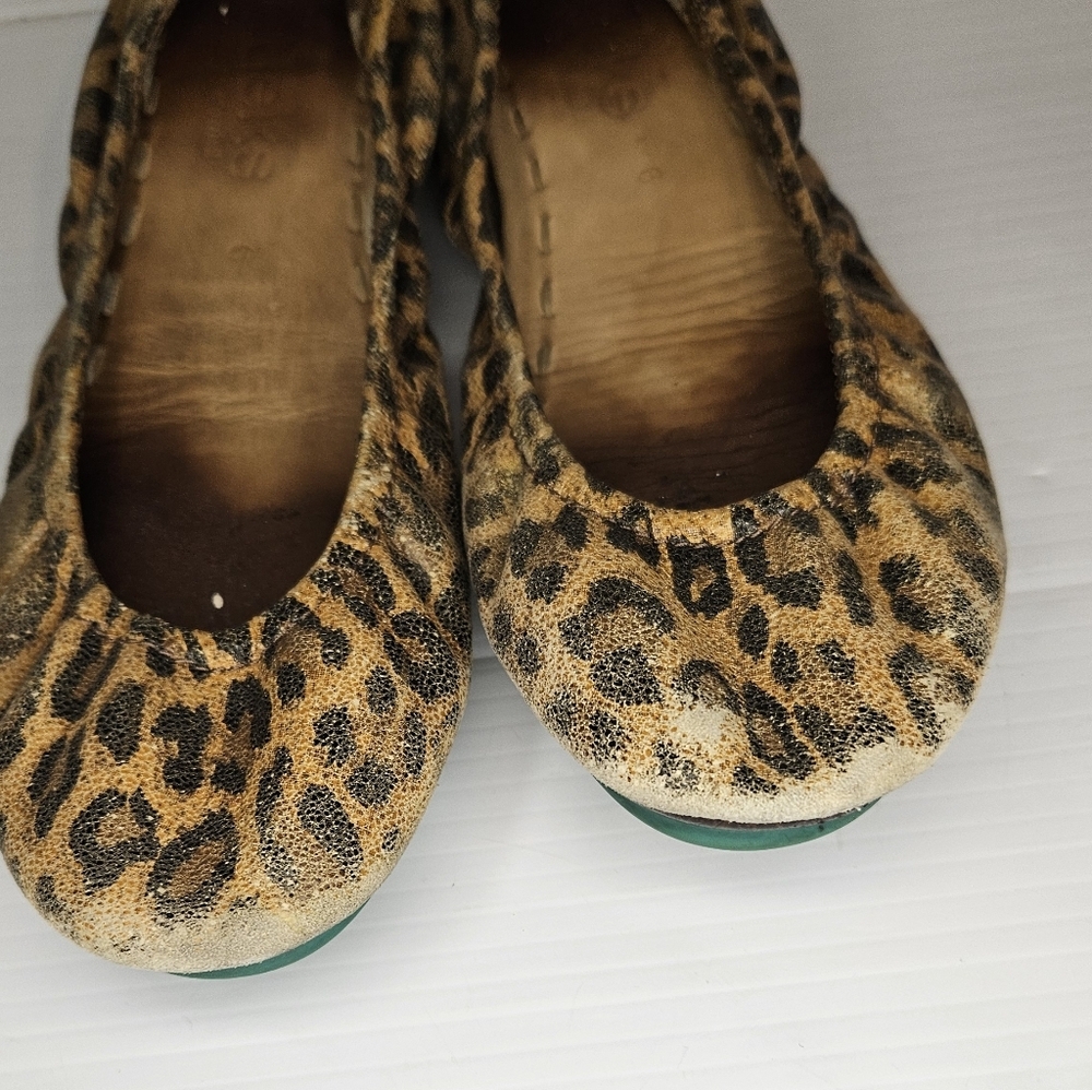 Tieks Leopard Print Flats – Women’s Size 6 - Picture 6 of 9